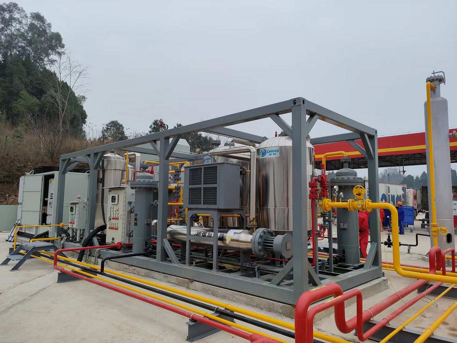 Natural Gas Light Hydrocarbon Recovery Unit